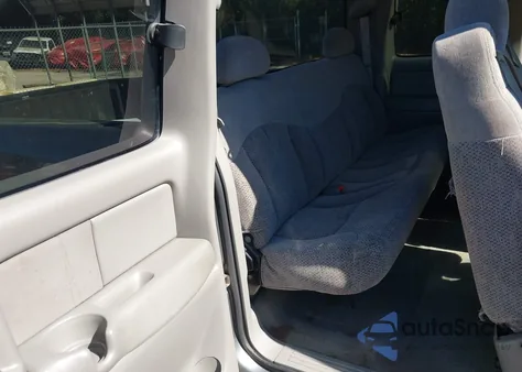 1999 Chevrolet Silverado 1500 Ls z USA, uszkodzony, nr VIN 2GCEC19T8X1200512